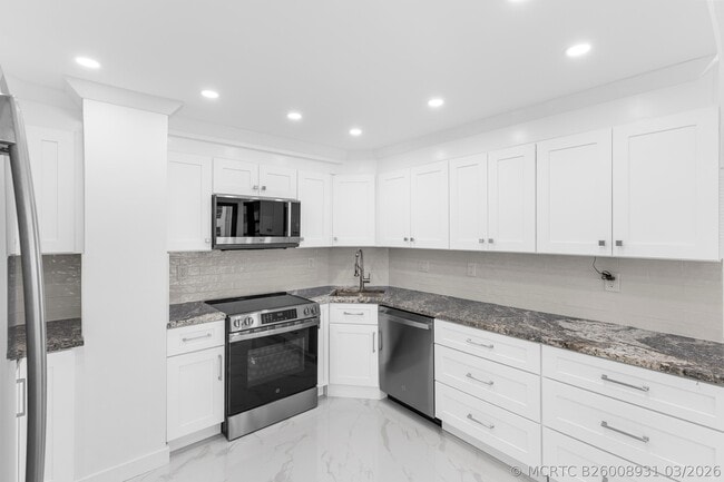 Building Photo - 3800 Galt Ocean Dr