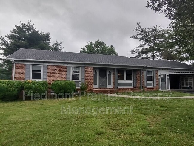 Building Photo - 3615 Hege St