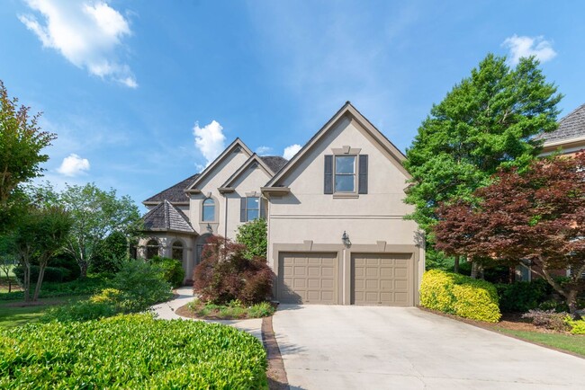 Building Photo - 3200 Brookside Dr