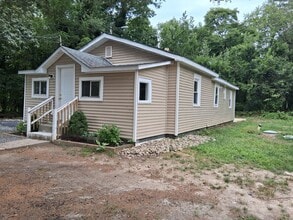 Building Photo - 8 Sunset Ln