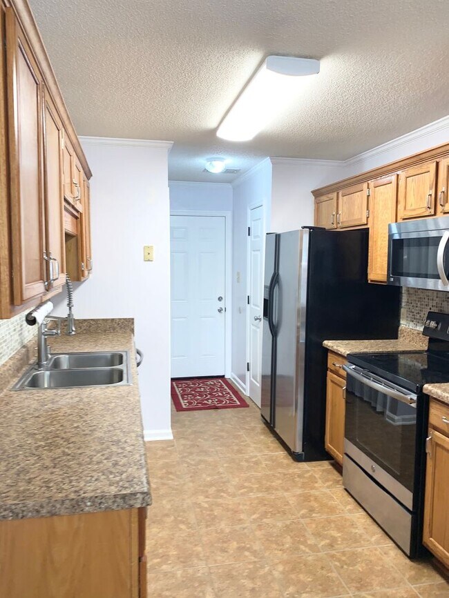 Foto del edificio - 3 bed 2 bath