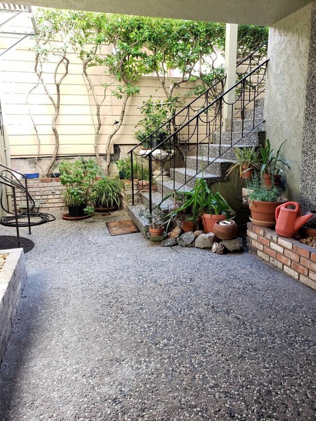 Building Photo - 1 bedroom in San Francisco CA 94114