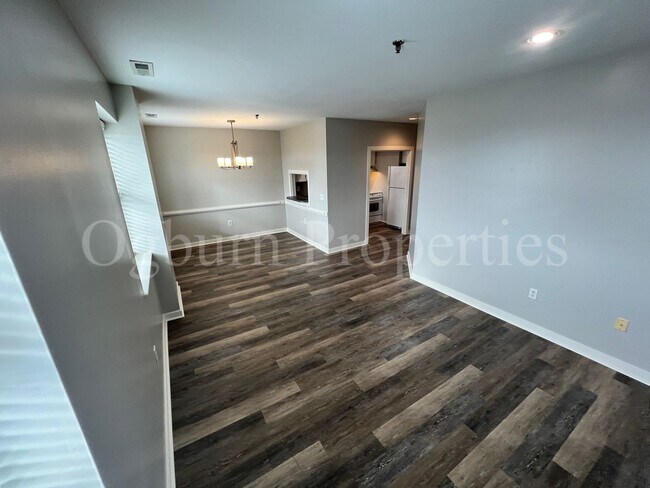 Building Photo - 315-507 N. Spruce St-1BR/1.5BA-Downtown AP...