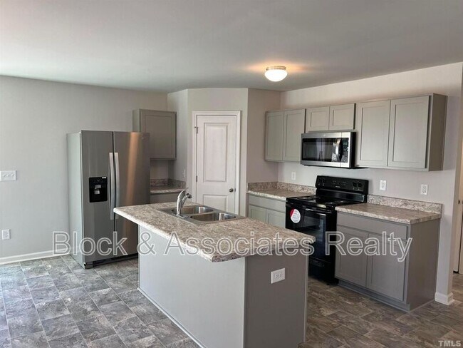 Foto del edificio - 179 Maple Tree Ln