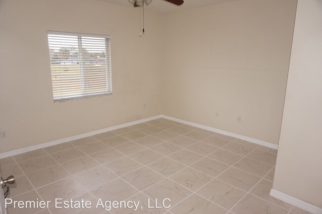 Building Photo - 3 br, 2 bath House - 483 Las Cortes Ln #201