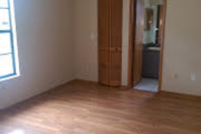 Building Photo - Pet friendly pool home with 3 bedrooms and...