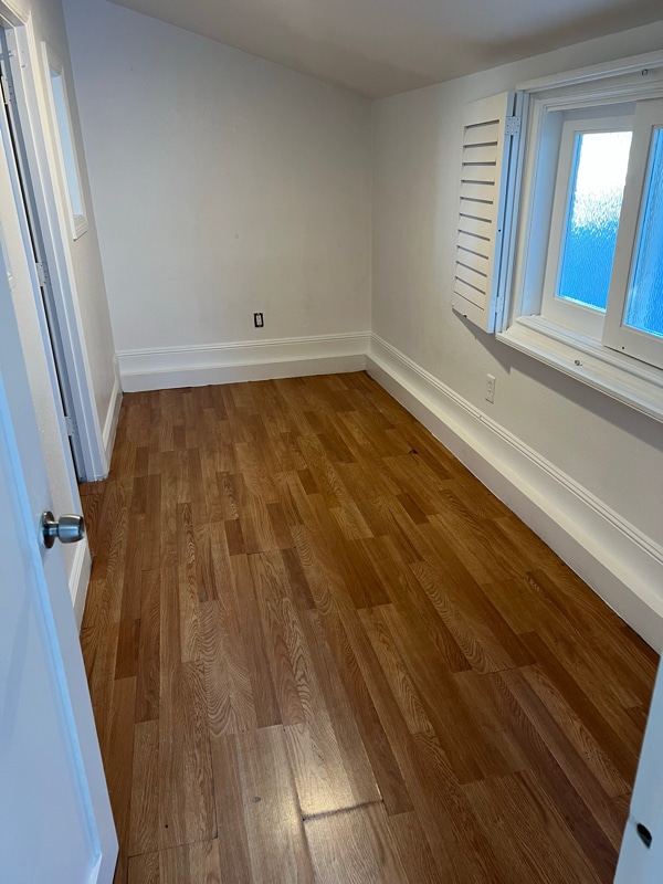 Foto del edificio - 8569 Remmet Ave