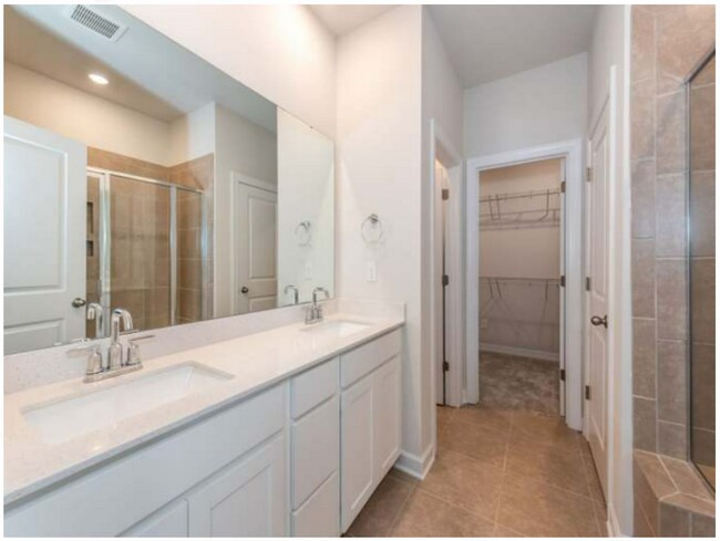 Foto del edificio - 12421 Larue Ln