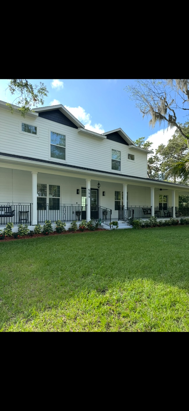 Building Photo - 599 Glendevon Dr