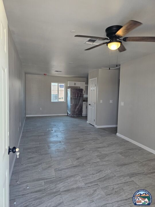 Building Photo - 172 W Alamo St