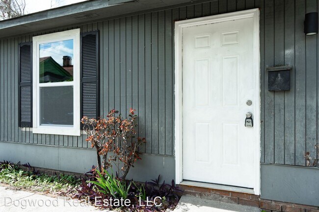 Building Photo - 2 br, 1 bath House - 2009-C Broad Street