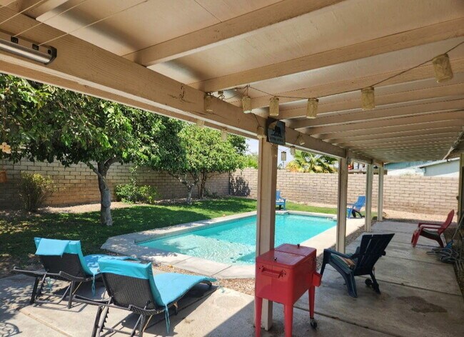 Foto del edificio - 43101 Balsam Ln