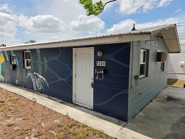Foto del edificio - 5206 7th St