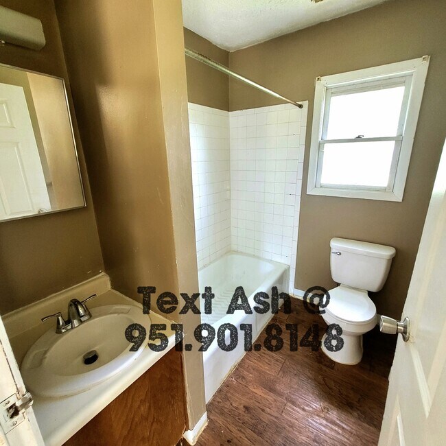 Foto del edificio - 1224 W 13th St