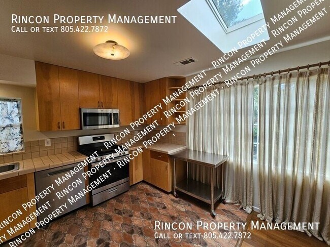 Foto del edificio - 447 Burnham Rd