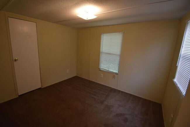 Building Photo - 3 bedroom in Goldsboro NC 27530