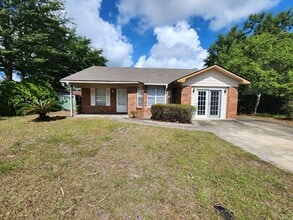 Building Photo - 1102 Tomahawk Trail