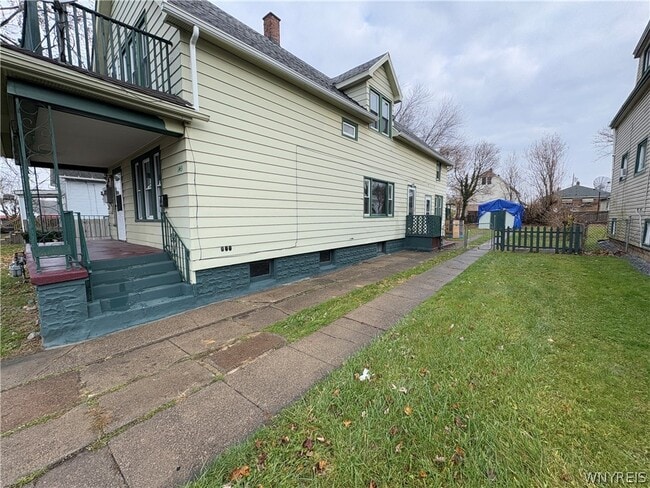 Building Photo - 143 Reo Ave