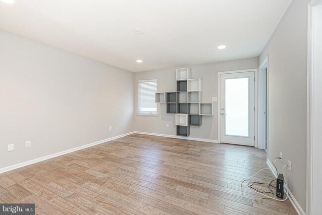 Building Photo - 3 Regency Ct