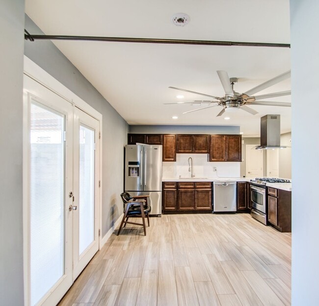 Building Photo - Charming Home in Phoenix