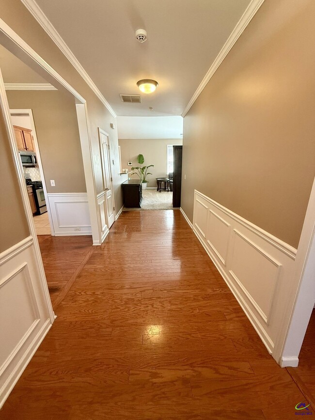 Building Photo - 227 Hearthwood Dr