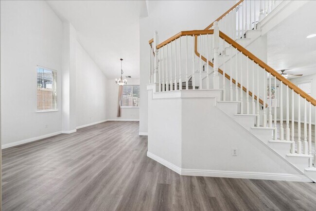 Foto del edificio - 6305 Crimson Ridge Dr