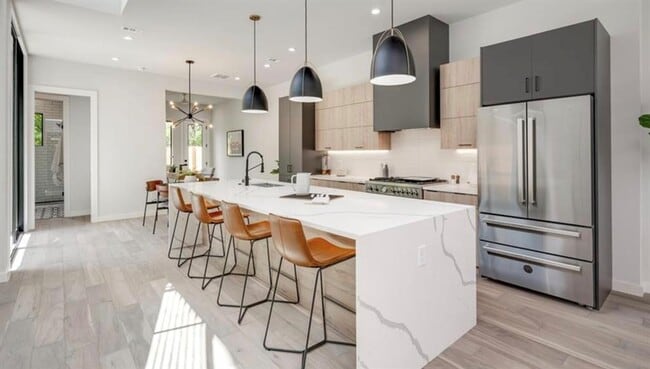 Foto del edificio - 409 Clover Ct