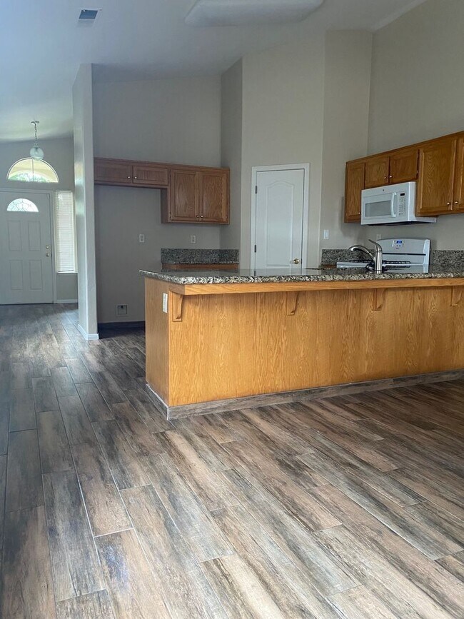 Foto del edificio - 9604 Lanneau Ct