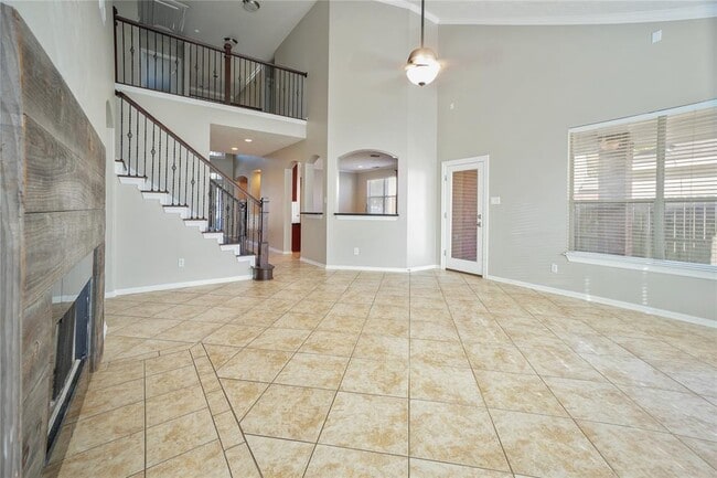 Building Photo - 15218 Brown Eyed Susan Ct