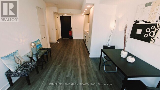 Photo du bâtiment - 609 Sherbourne St