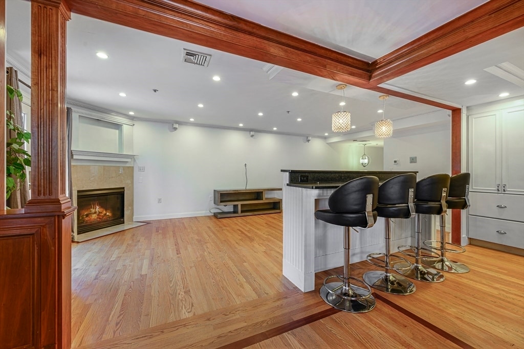 Primary Photo - 114 P St