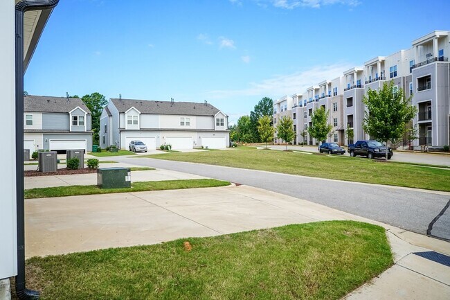 Building Photo - 5717 Volos Ave