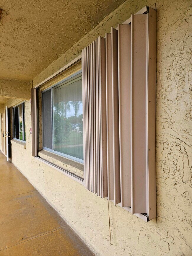 Building Photo - 500 Village Green Cir W