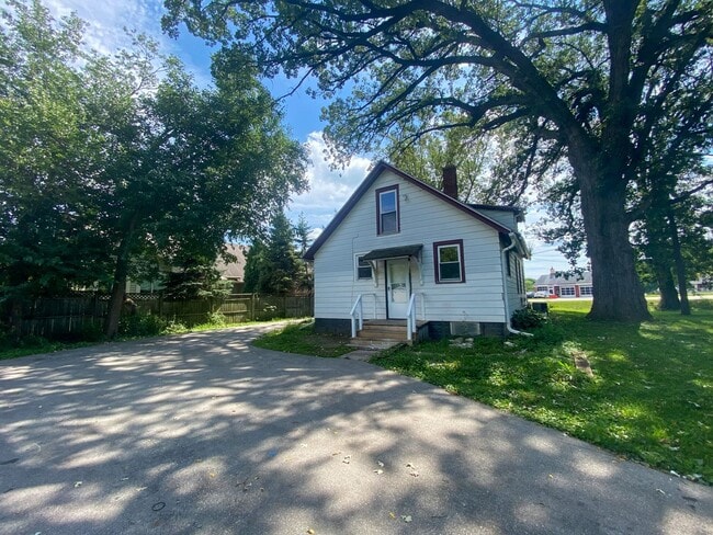 Foto del edificio - 1436 E Racine Ave