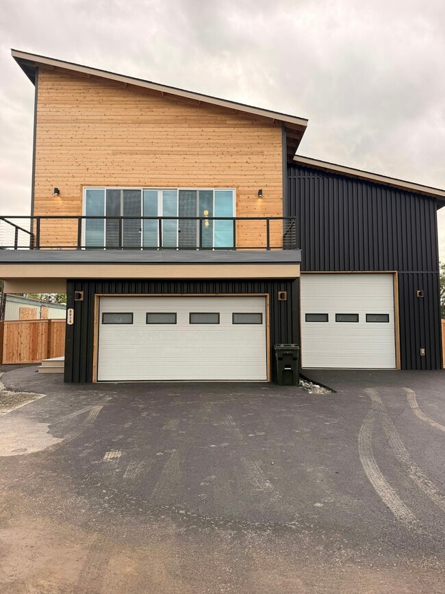 Building Photo - 8934 Arlon St