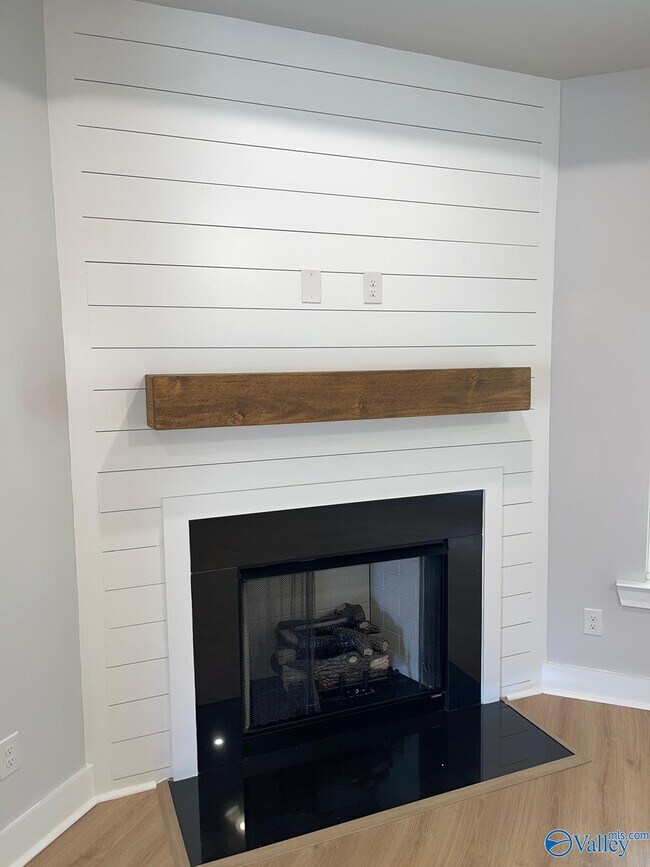 Building Photo - 460 Raleigh Elm Dr