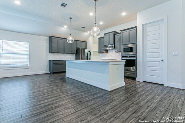 Foto del edificio - 1165 Hammock Glen