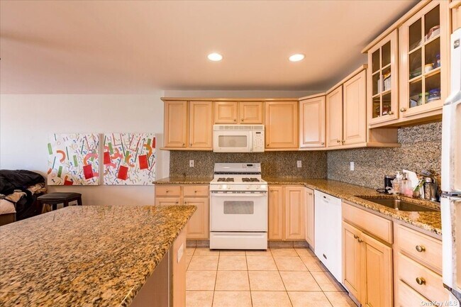 Building Photo - 444 Oceanfront