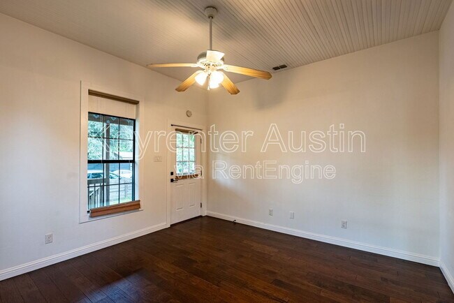 Foto del edificio - 1801 E 13th St