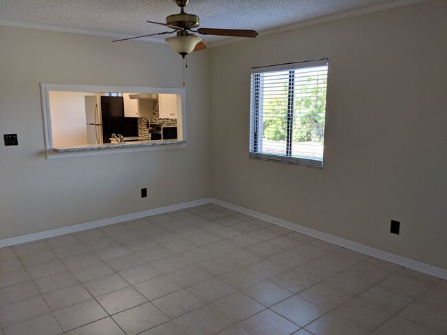 Building Photo - 2 Bedroom 2 Bath condo For Rent