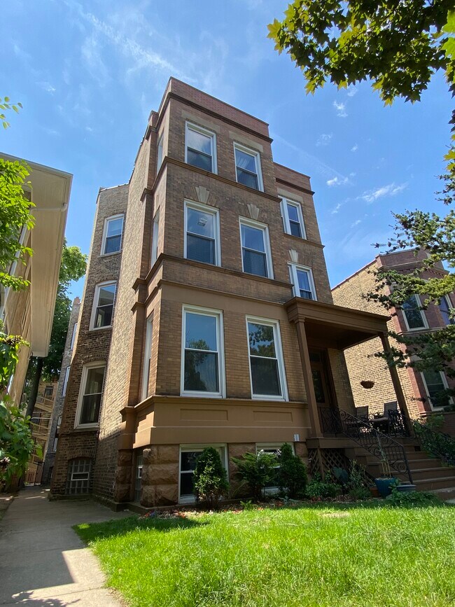 Building Photo - 1633 W Rascher Ave