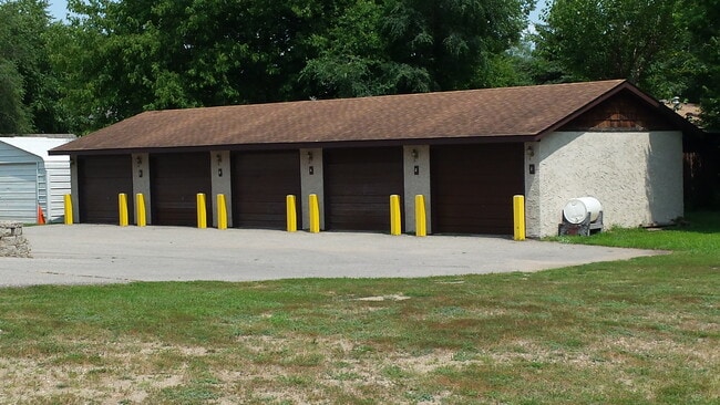 Garage stall available $75 - 1323 N 3rd St