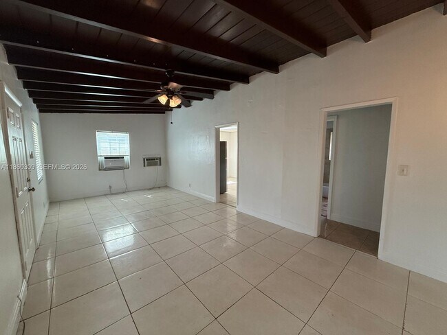 Foto del edificio - 381 NW 16th St