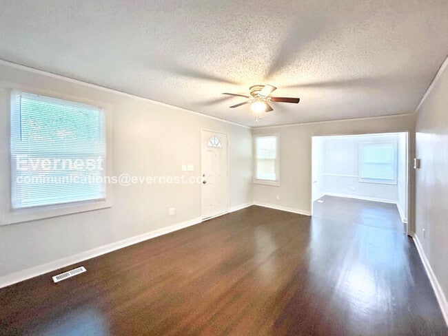 Building Photo - 2004 Bader Ave SW