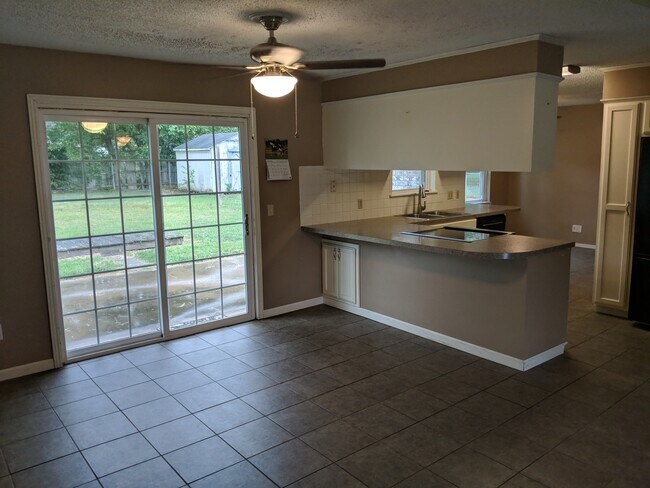 Foto del edificio - Cute Home on a Corner Lot!!!