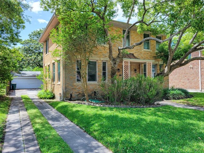 Building Photo - 4805 Denver Dr