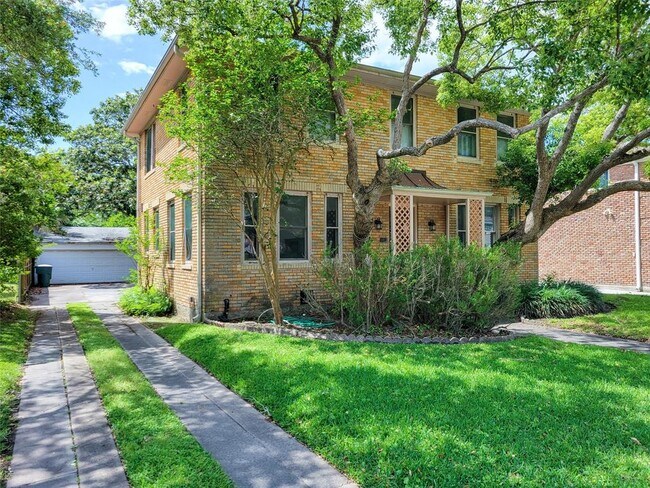 Foto del edificio - 4805 Denver Dr