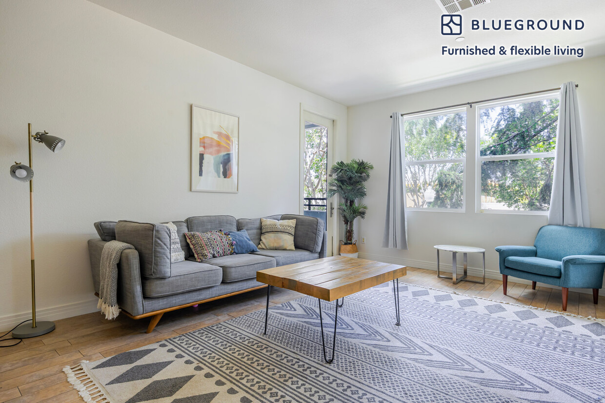 Foto principal - 7100 Playa Vista Dr