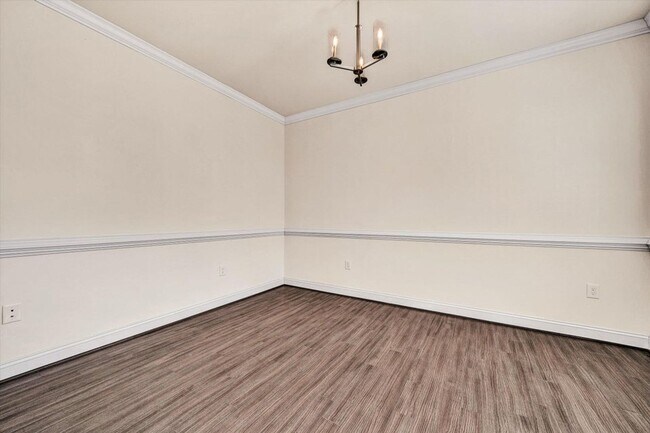 Building Photo - 6982 Linn Cove Court