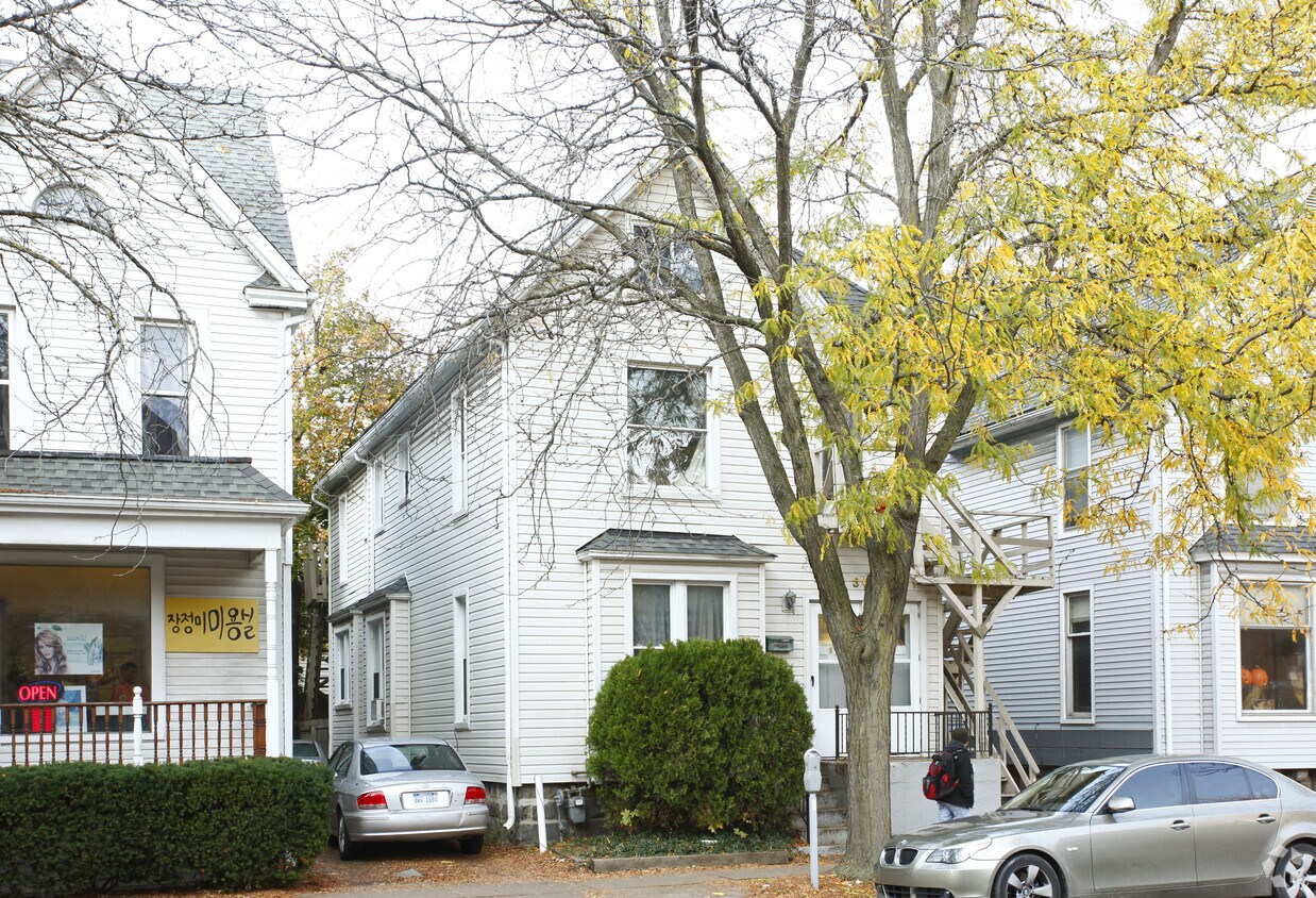 Building Photo - 308 Thompson St